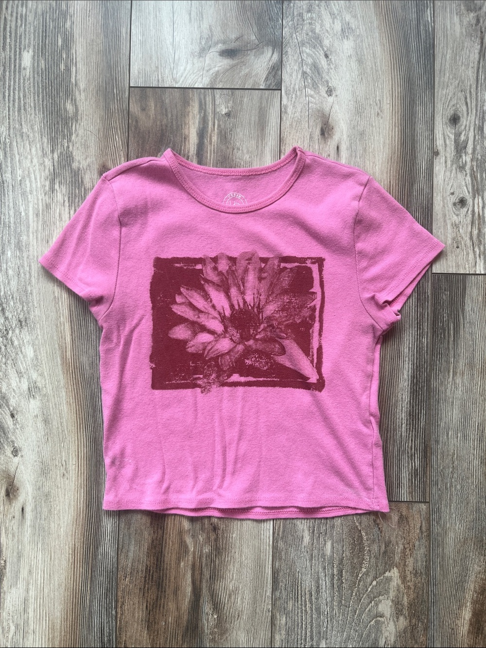 Urban Outfitters • Babydoll tee